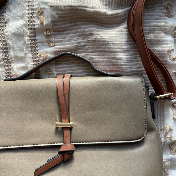 BROWN PURSE - Picture 2 of 6